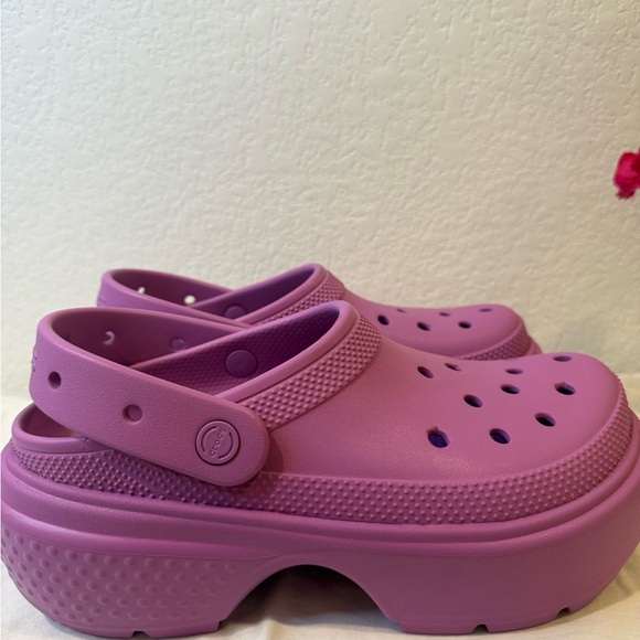 CROCS Stomp/Platform Lavender Women's - Picture 2 of 5